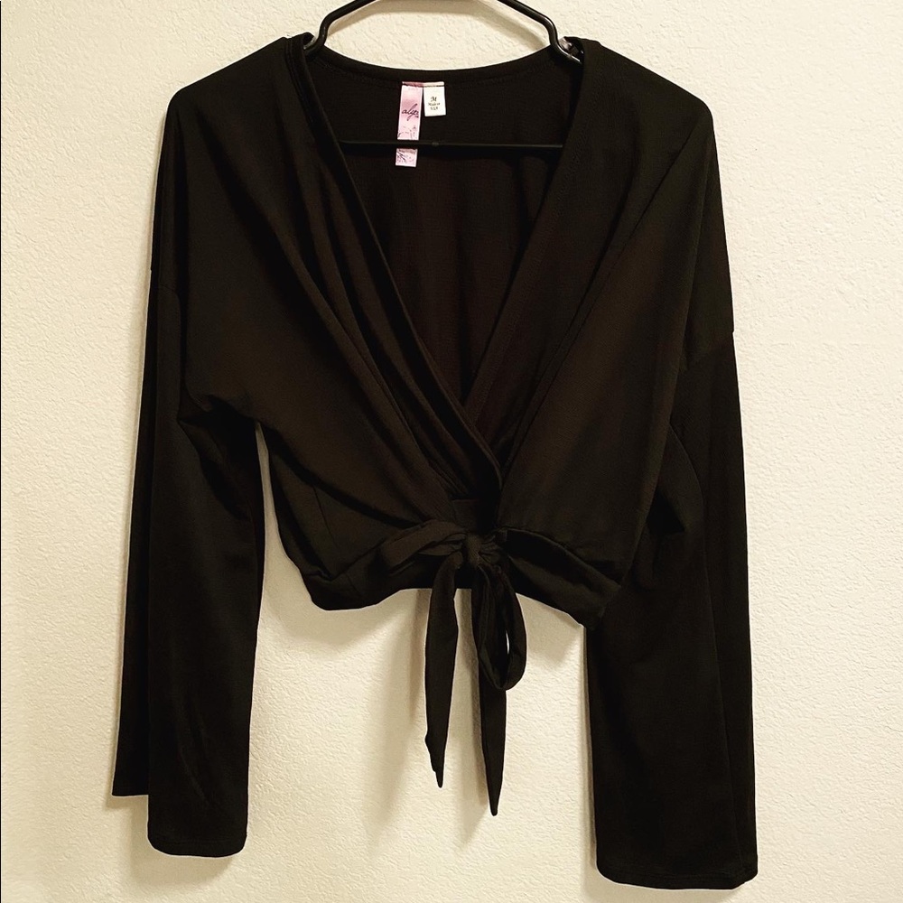 NWOT Francesca's Long Sleeve Crop with Front Tie